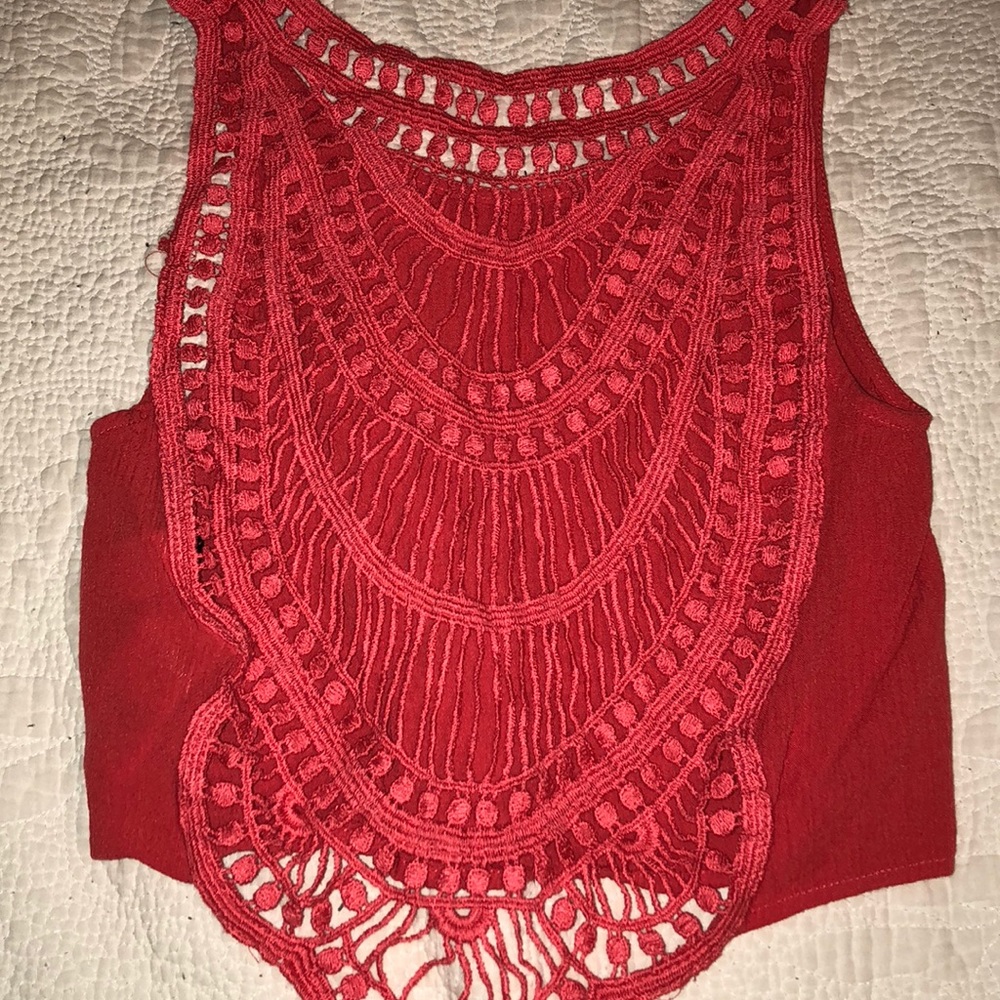 Red Design top - Picture 2 of 2